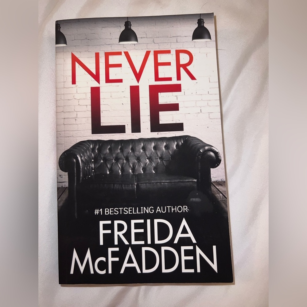 Never Lie by Freida McFadden